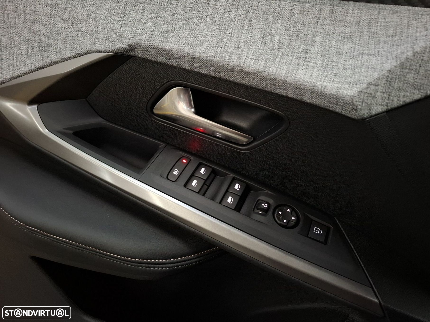 Peugeot 3008 1.2 Hybrid Allure e-DCS6 - 17