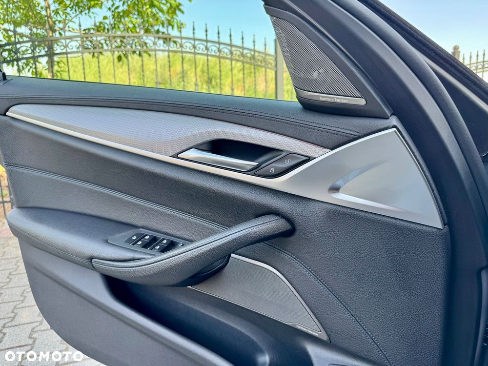 BMW Seria 5 520d M Sport - 18