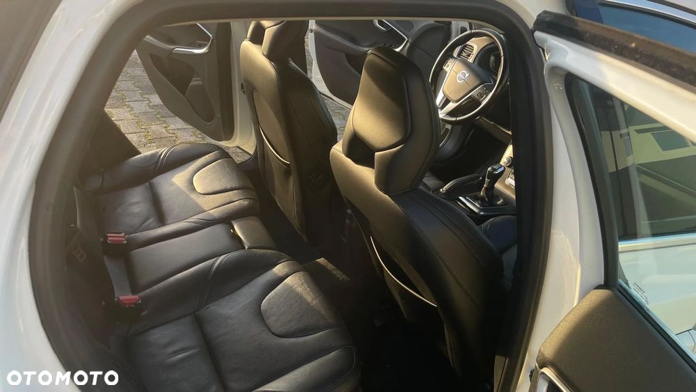 Volvo V40 D4 Inscription - 12