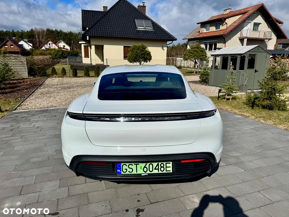 Porsche Taycan 4 - 7