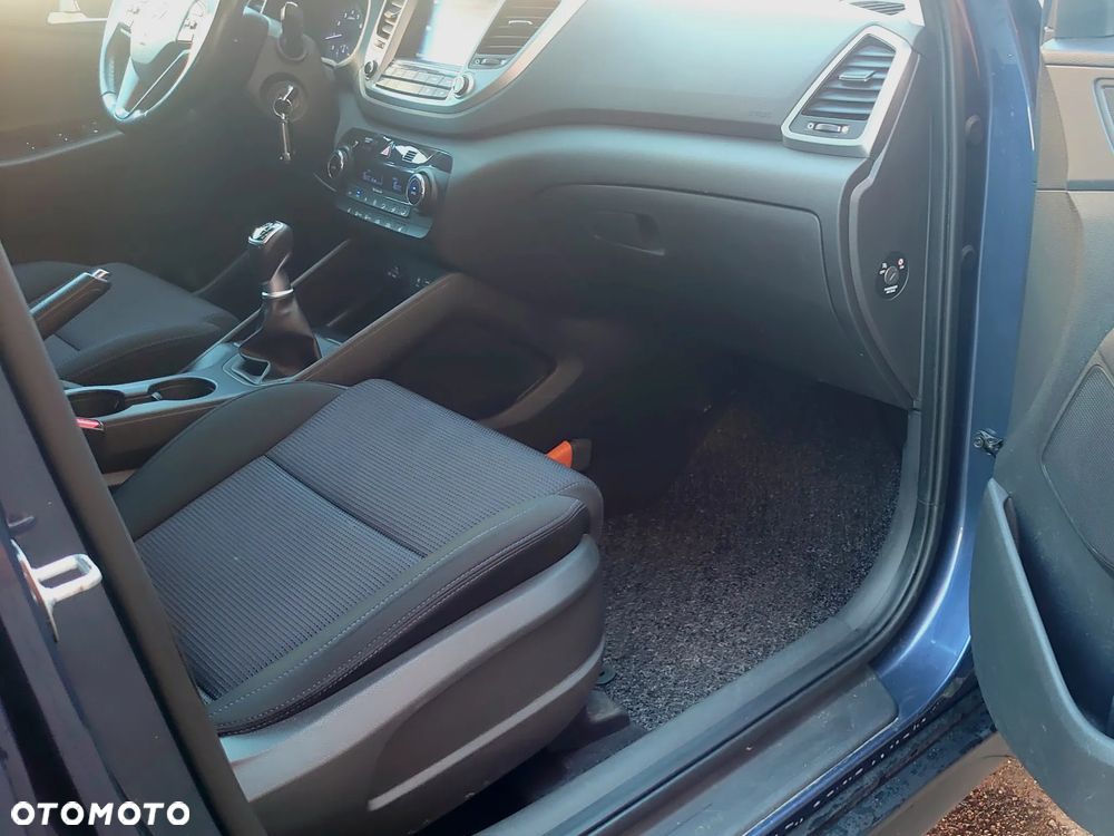 Hyundai Tucson blue 1.6 GDi 2WD Navi - 33