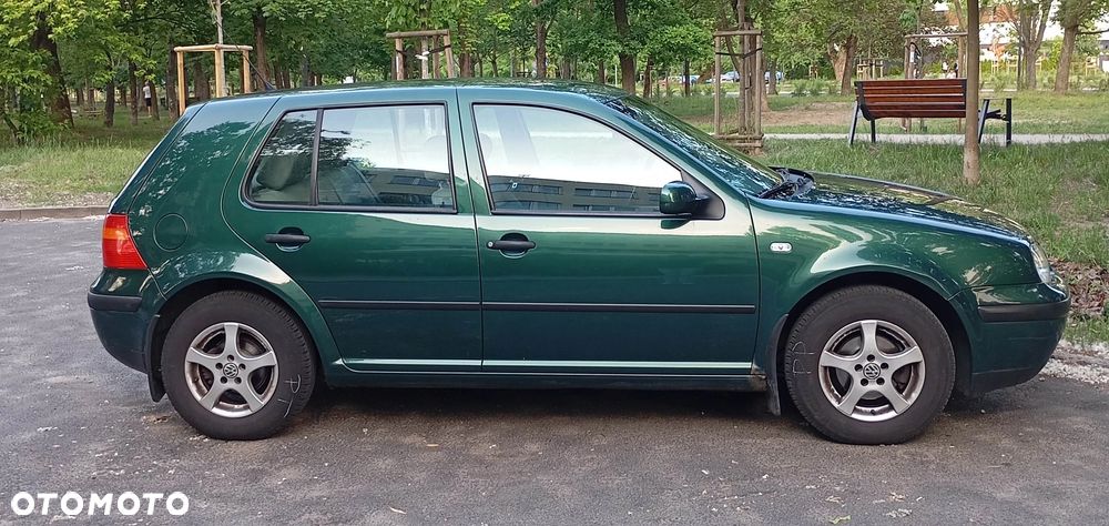 Volkswagen Golf - 2