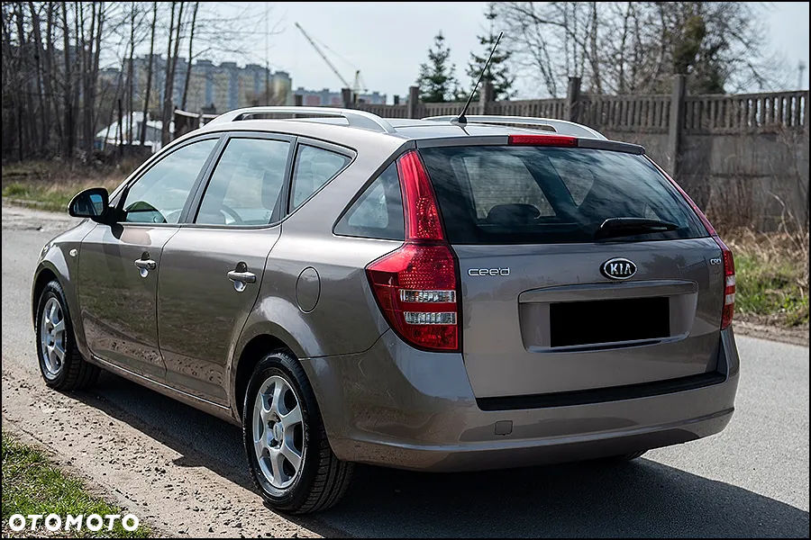 Kia Ceed - 12