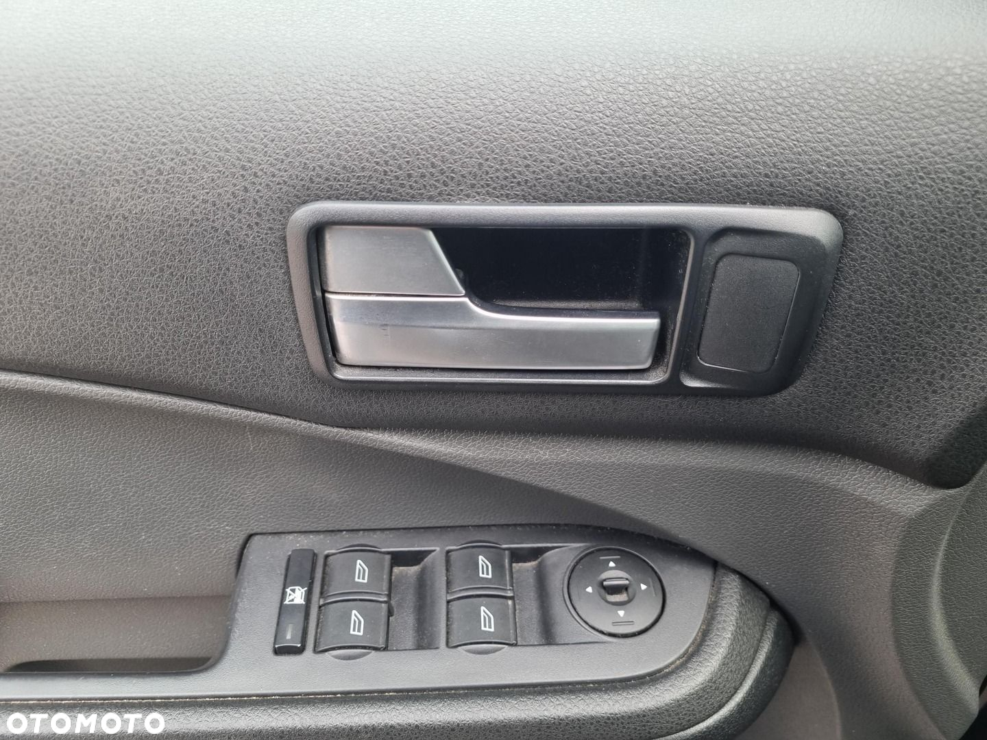 Ford C-MAX 1.8 Ambiente - 19