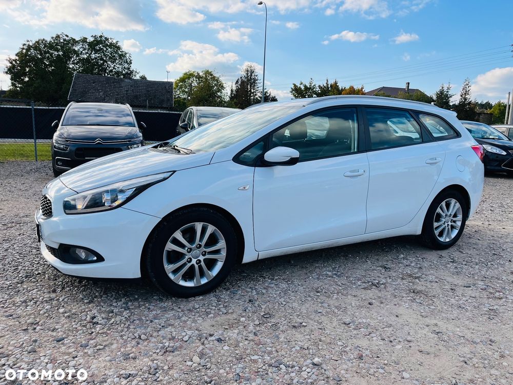 Kia Ceed 1.6 GDI SW Dream-Team Edition - 3