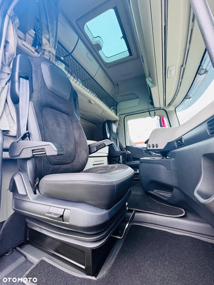 Ford F-MAX LL - 18