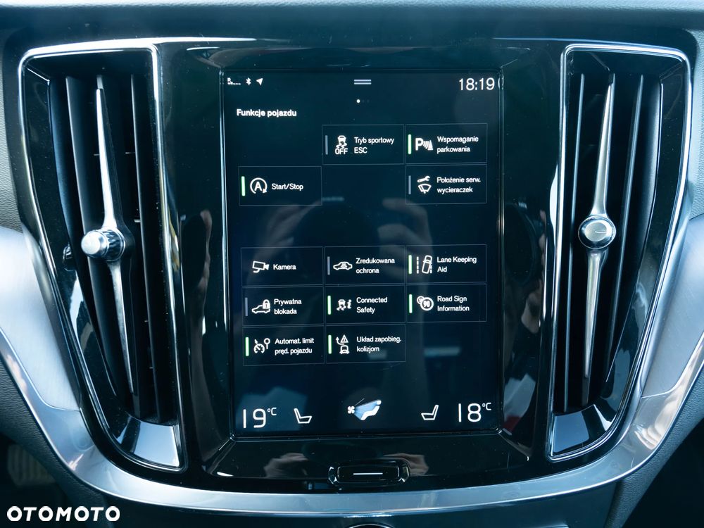 Volvo V60 D4 Momentum Pro - 29