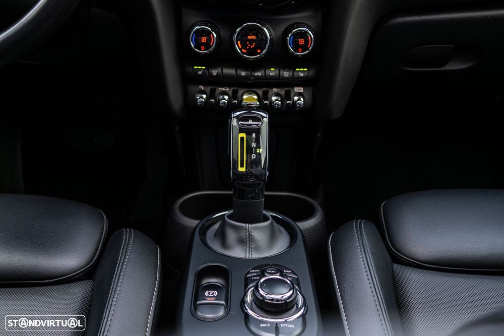 MINI 3 Portas Cooper E Classic S - 23