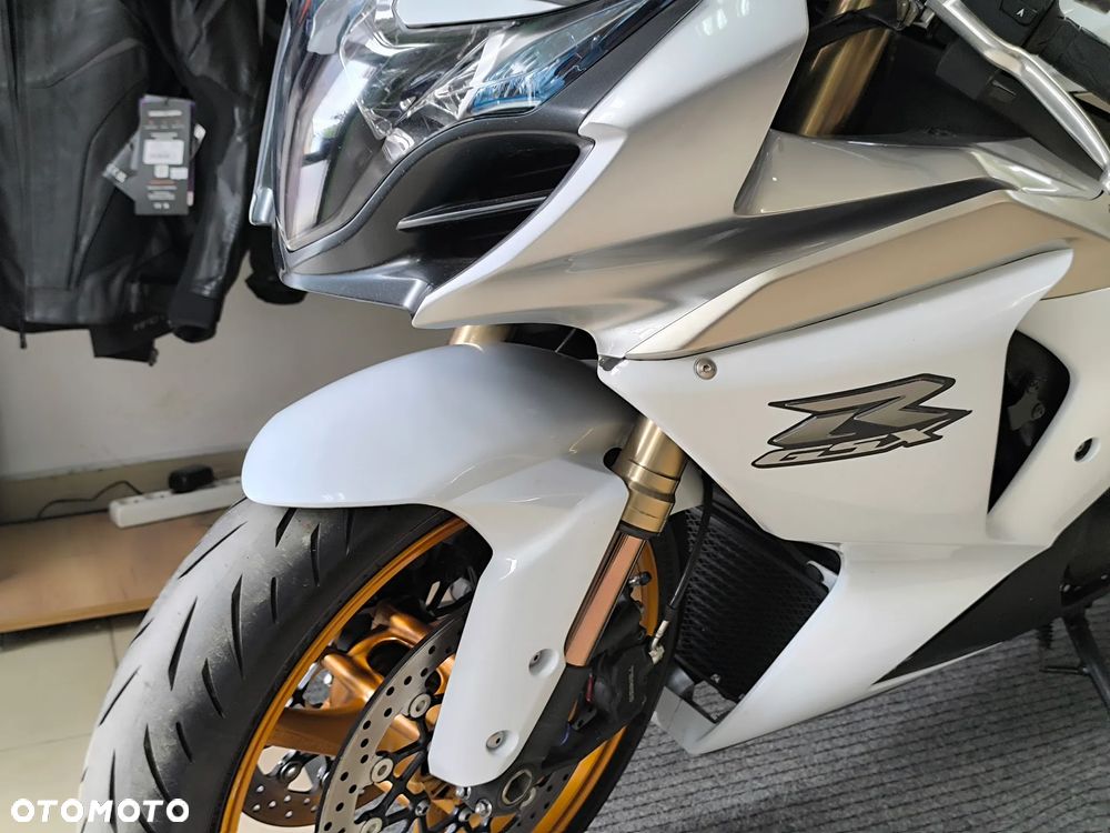 Suzuki GSX-R - 24