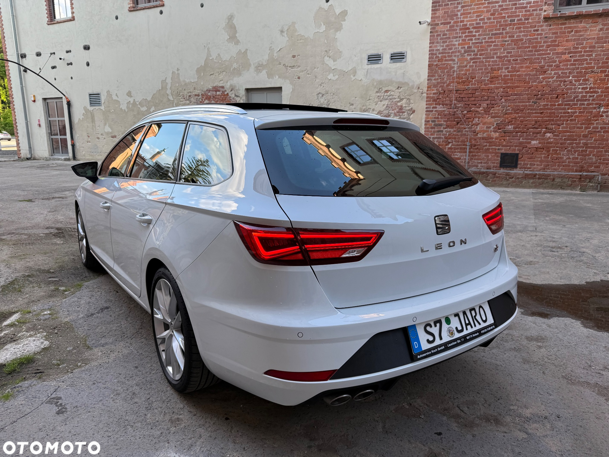 Seat Leon 2.0 TDI DPF DSG FR Black Matt Edition - 4