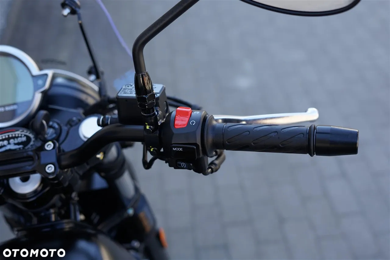 Moto Guzzi V7 - 16