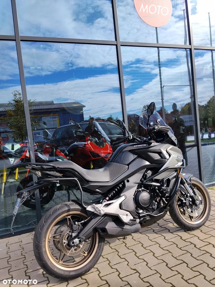 CFMoto 700MT - 10