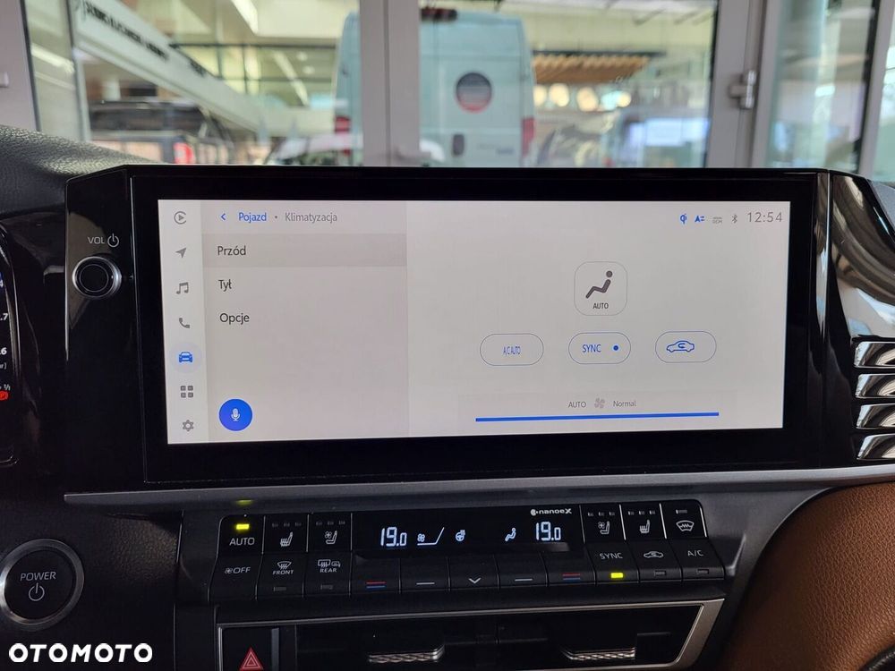 Toyota Camry - 22