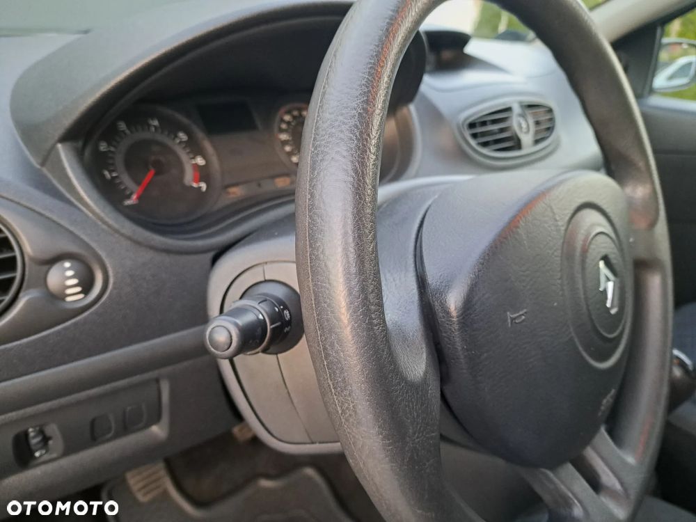 Renault Clio - 12