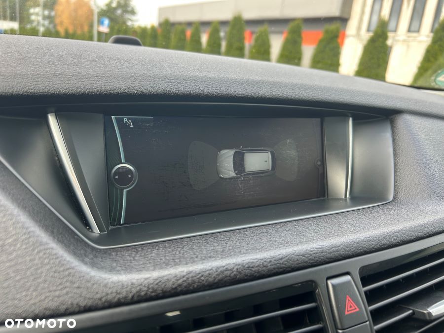 BMW X1 xDrive20d Sport Line - 29