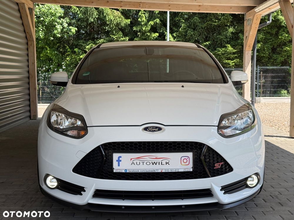 Ford Focus 2.0 EcoBoost ST mit Leder-Exclusiv-Paket - 17