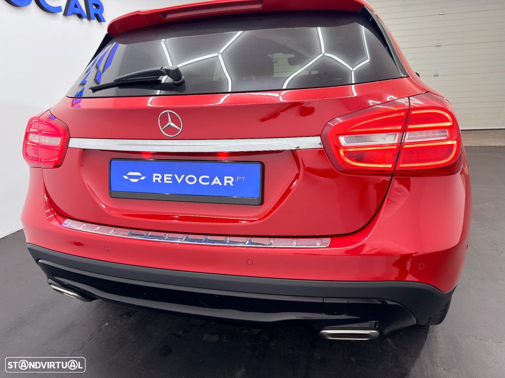 Mercedes-Benz GLA 180 d AMG Line - 11