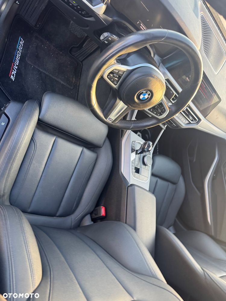 BMW Seria 3 318d mHEV - 11