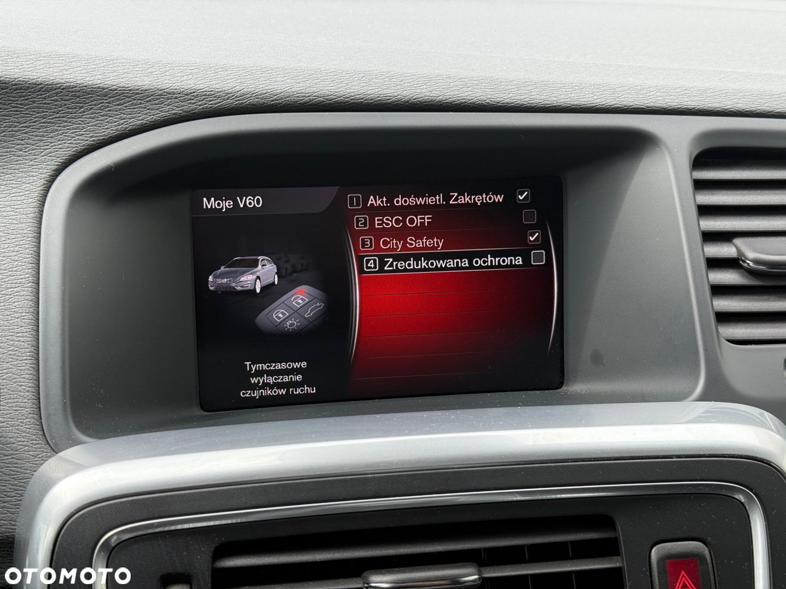 Volvo V60 Cross Country - 22