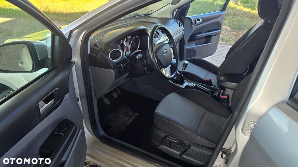 Ford Focus 1.6 Ti-VCT Sport - 28