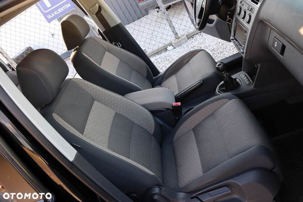 Volkswagen Touran 2.0 TDI DPF Cross - 23