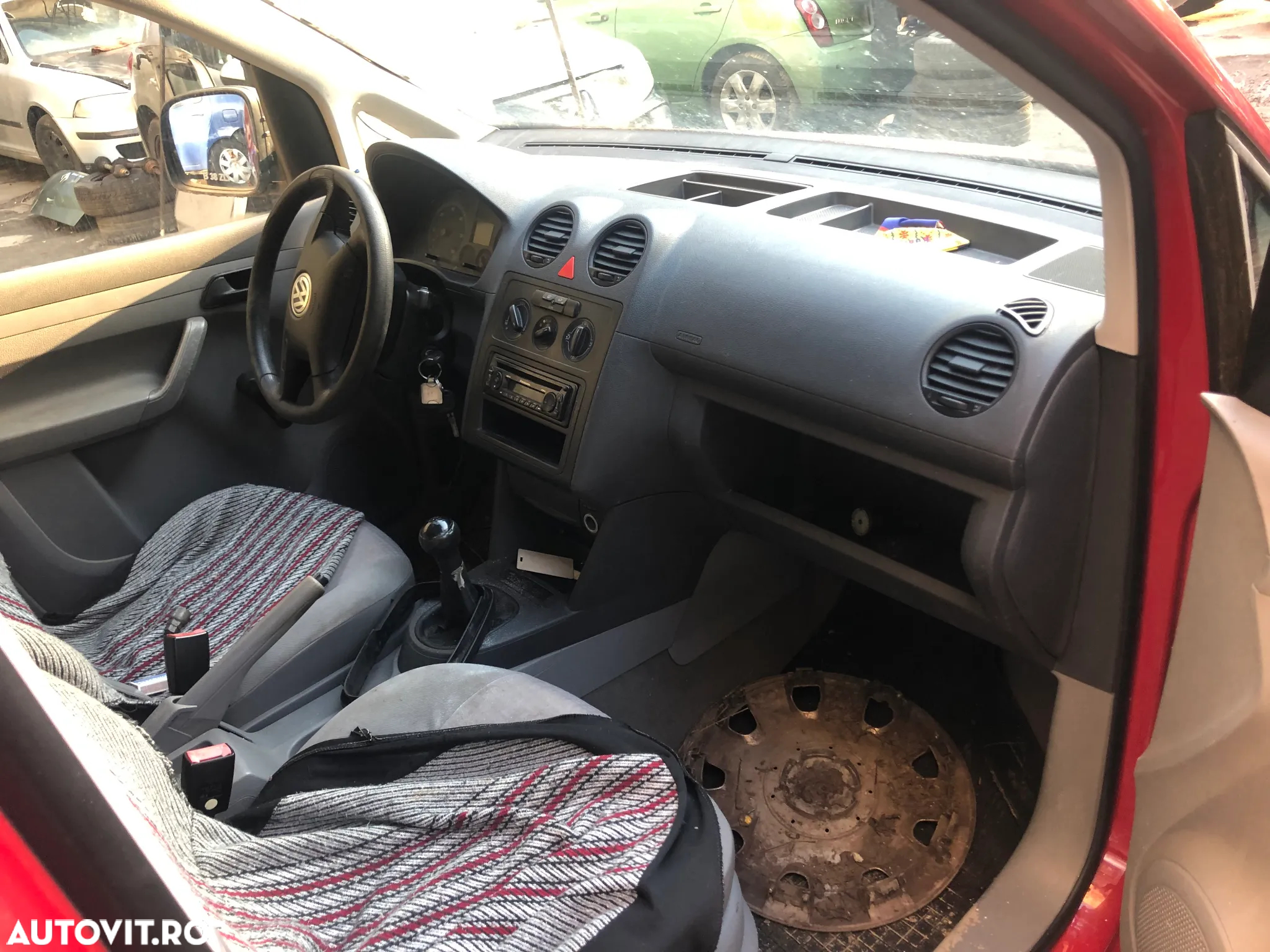 Dezmembrez VW Volkswagen Caddy rosu visiniu 2006 diesel - 9