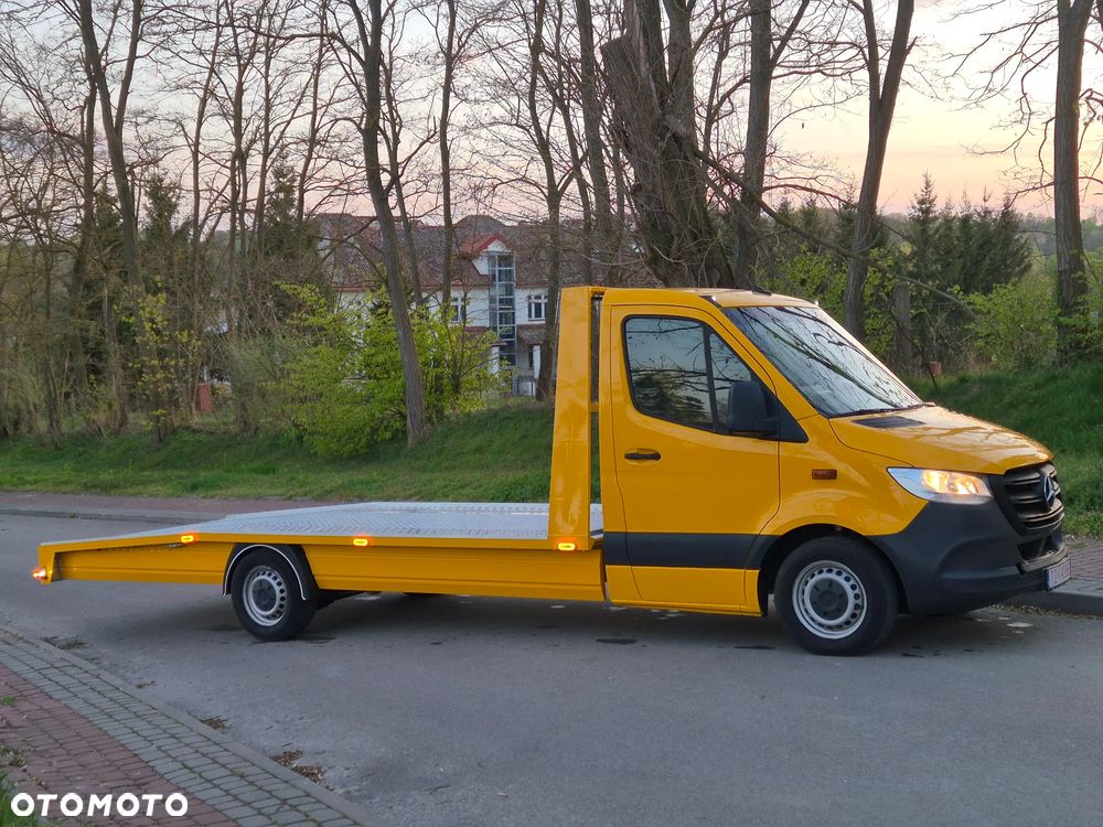 Mercedes-Benz Sprinter - 2