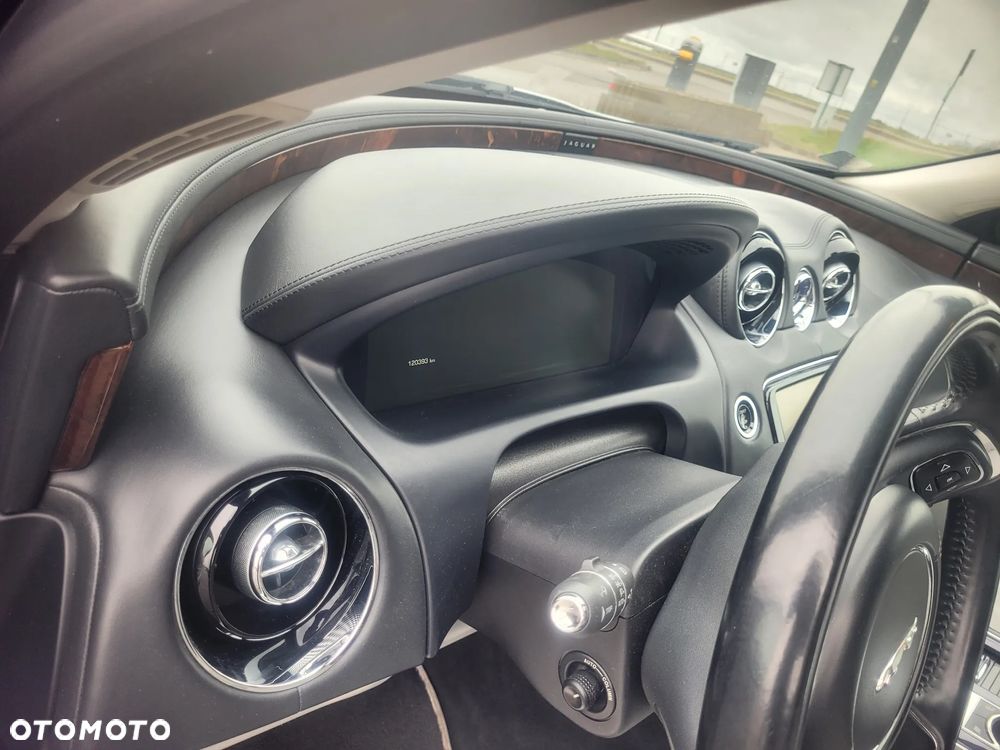 Jaguar XJ 3.0 V6 Kompressor AWD Premium Luxury - 10