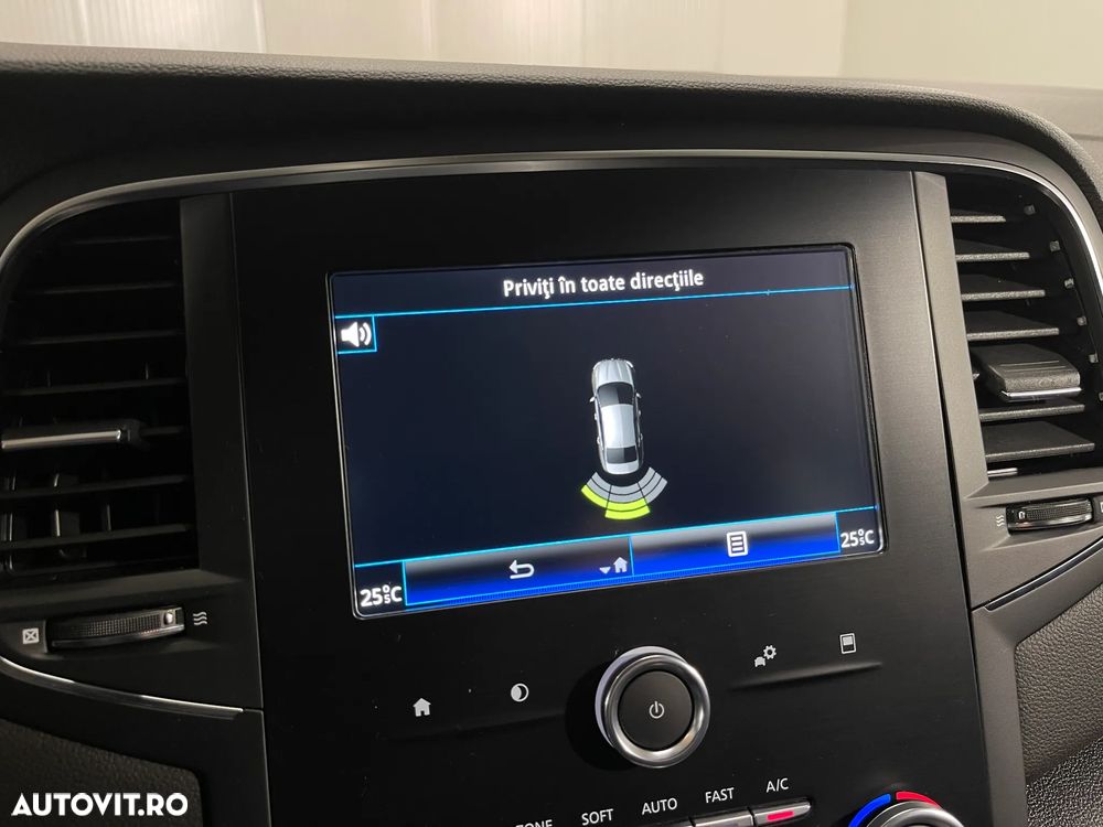 Renault Megane TCe EDC Zen - 14