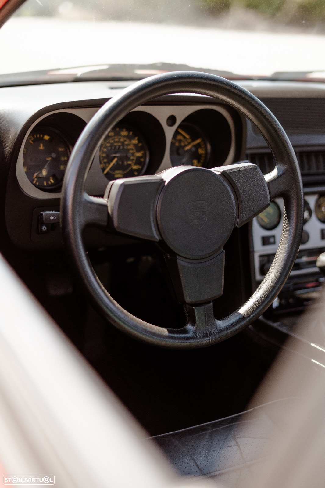 Porsche 944 Standard - 17