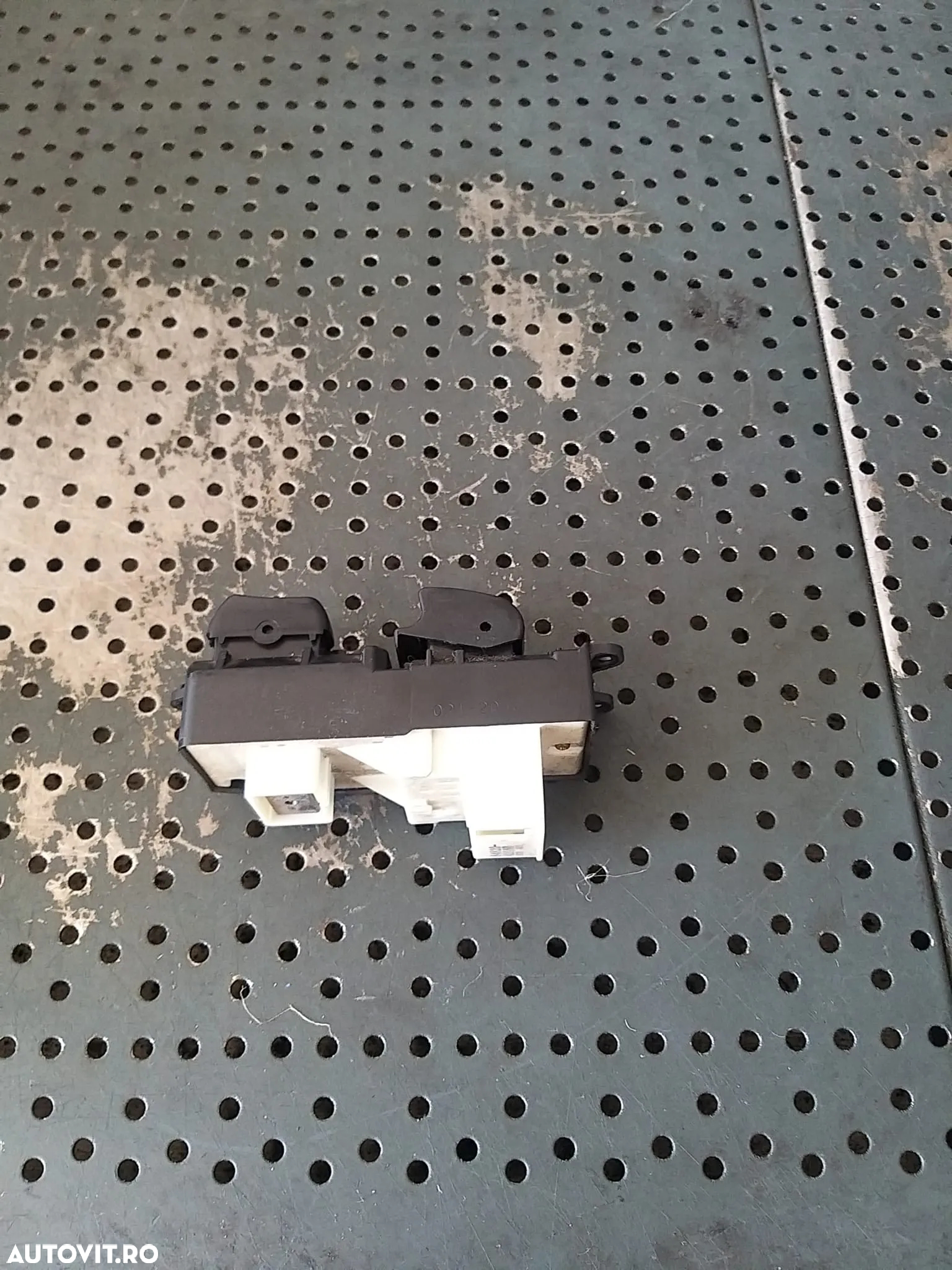 Bloc butoane geamuri electrice toyota rav 4 2 a2 8482042160 - 2