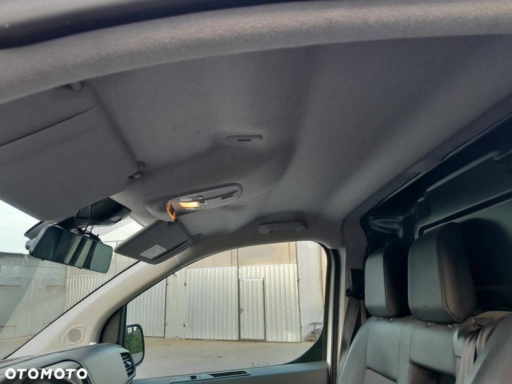 Opel Vivaro furgon - 17