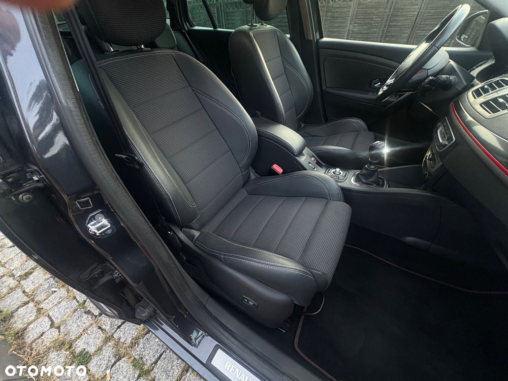 Renault Megane TCe 220 Start & Stop GTline 220 - 17