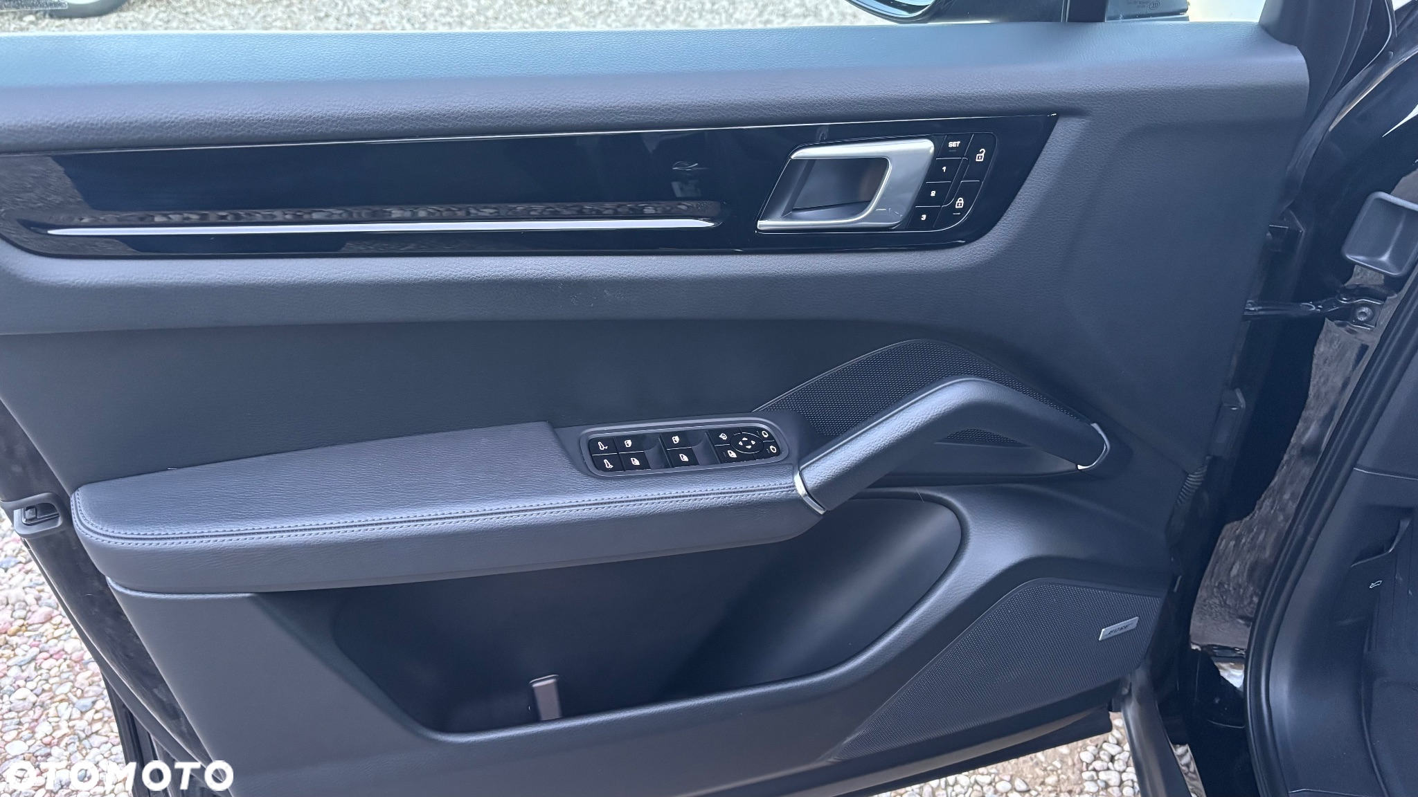 Porsche Cayenne S Platinum Edition - 16