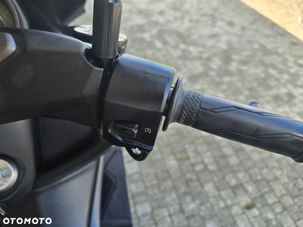 Yamaha NMAX - 10