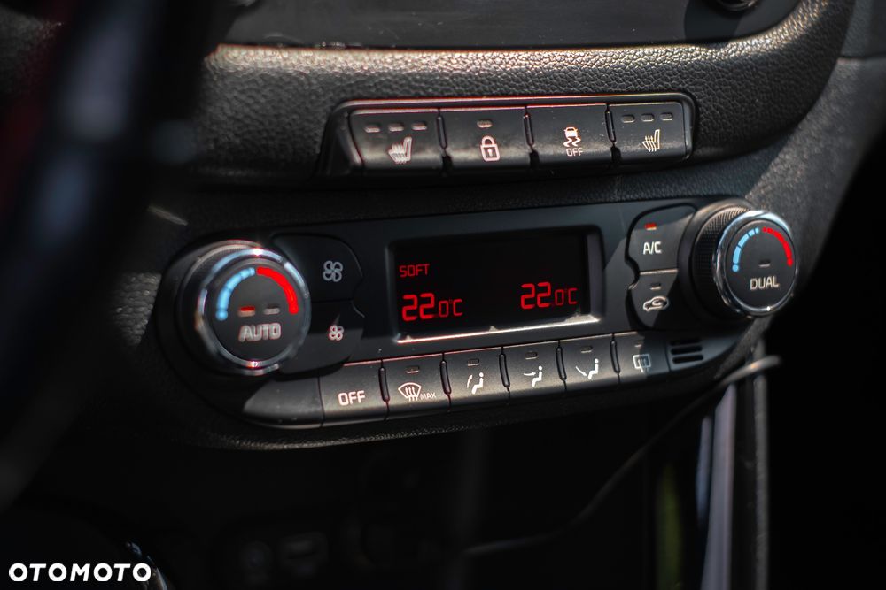 Kia Ceed 1.6 T-GDI GT - 23