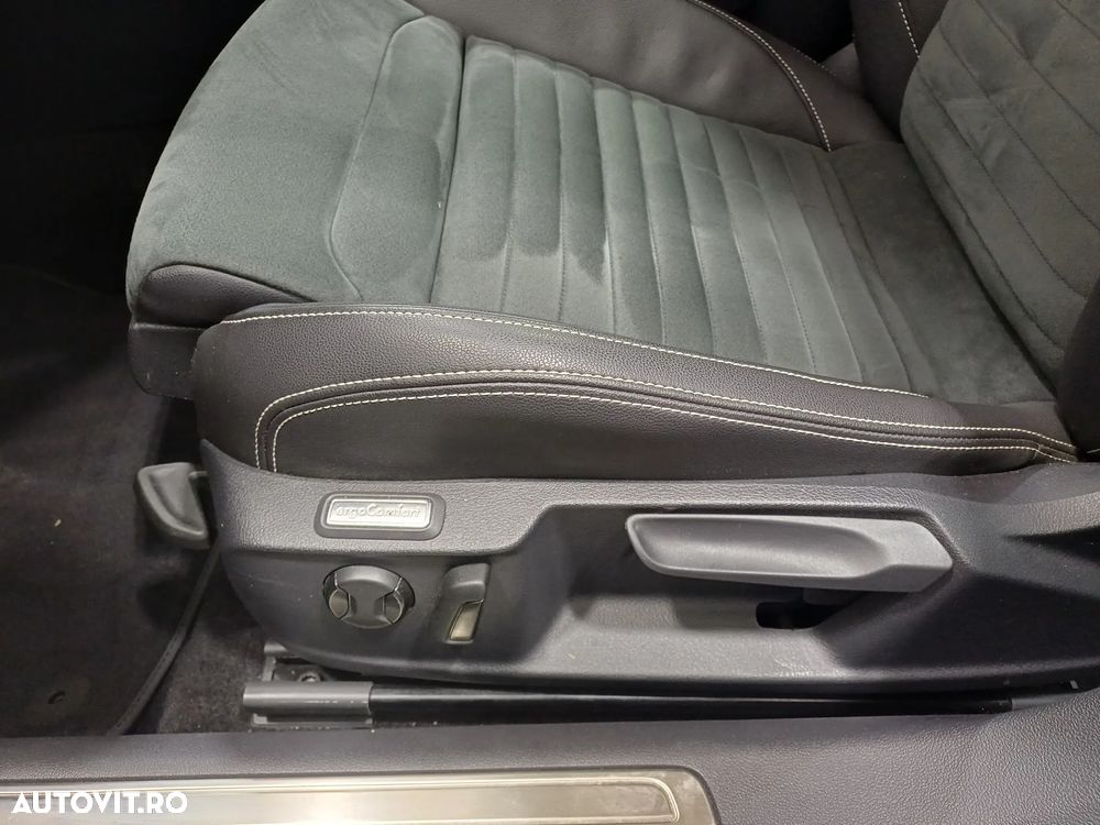 Volkswagen Passat Variant 2.0 TDI DSG Highline - 10