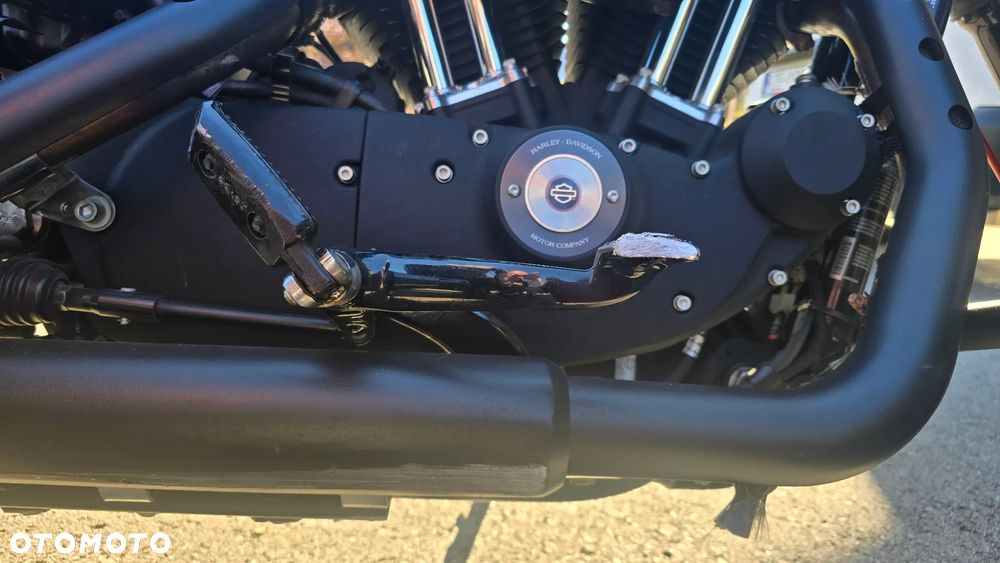 Harley-Davidson Sportster Iron 883 - 3