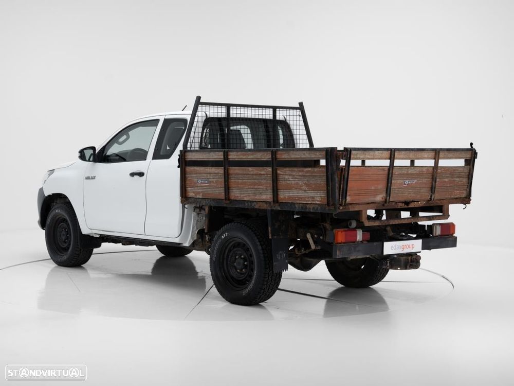 Toyota Hilux 2.4 D-4D 4WD CE 3L c/iva - 5