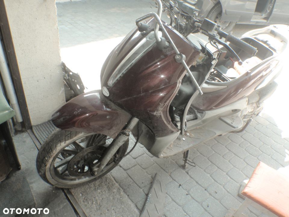 czasza  piaggio beverly 500 Posiadam prawie wszystkie części do tego modelu - 1