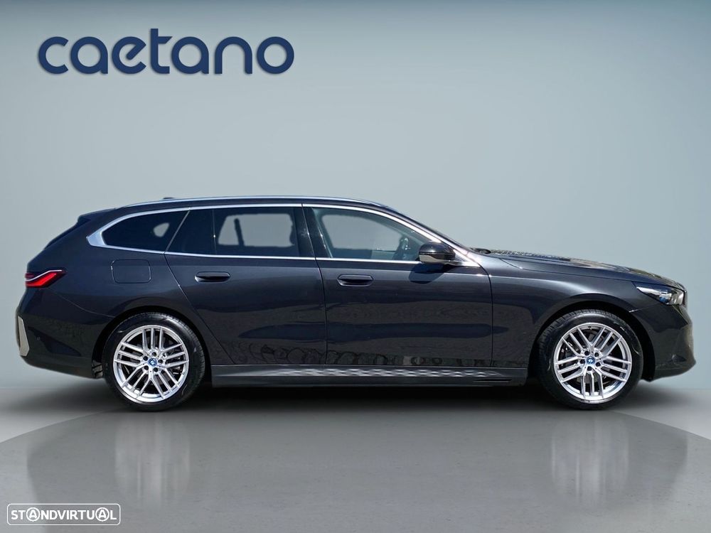 BMW i5 Touring eDrive40 — fotografia 24
