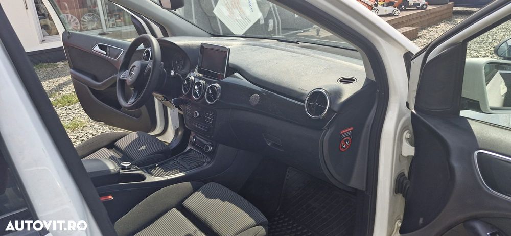 Mercedes-Benz B 220 - 6
