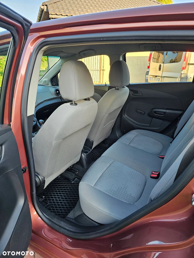 Chevrolet Aveo - 8