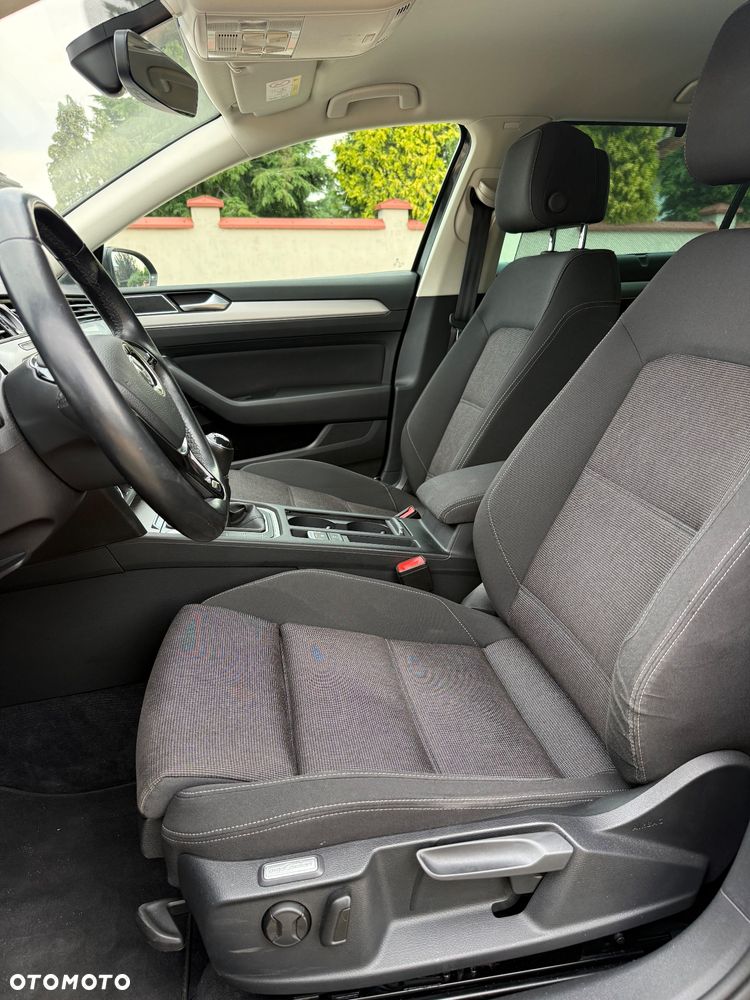 Volkswagen Passat 2.0 TDI (BlueMotion Technology) Comfortline - 16