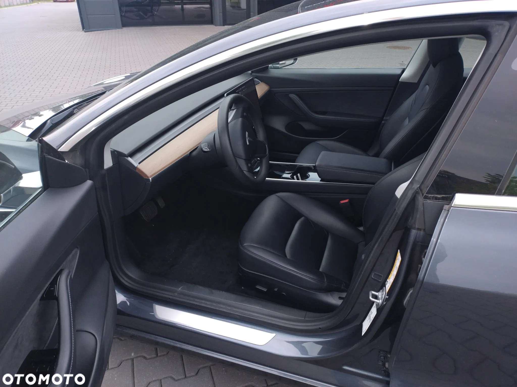 Tesla Model 3 Standard Reichweite Plus Hinterradantrieb - 9