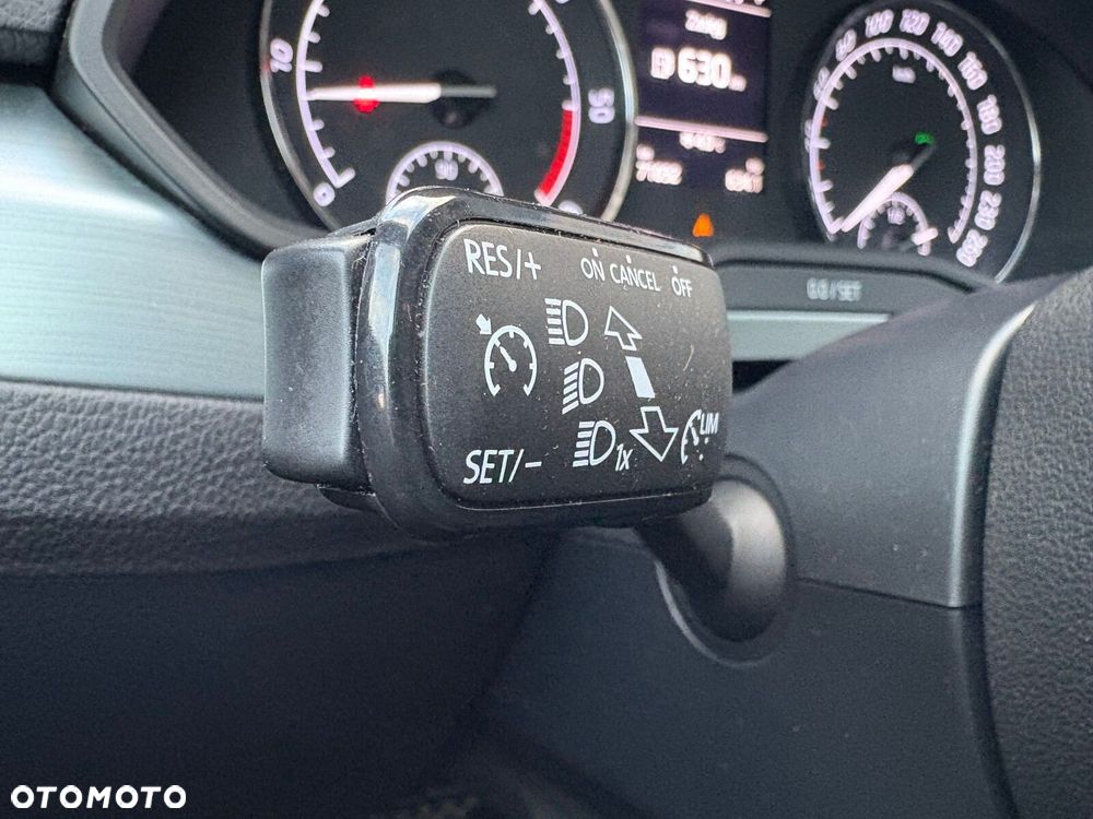 Skoda Superb 2.0 TDI Ambition DSG - 24