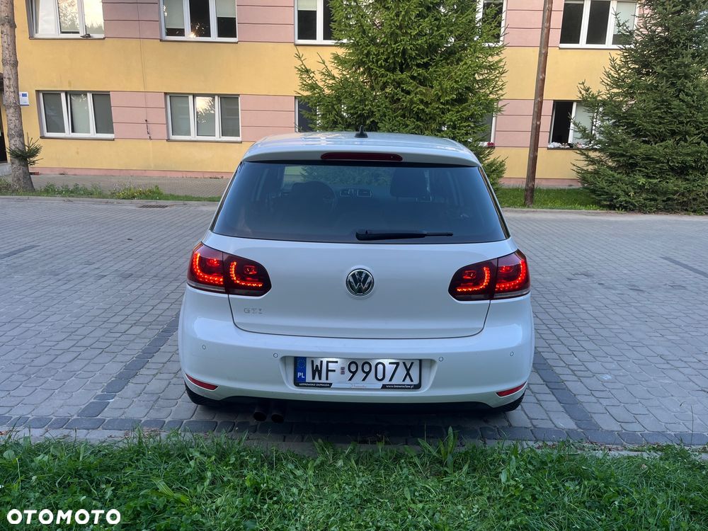 Volkswagen Golf 2.0 TDI Highline - 27