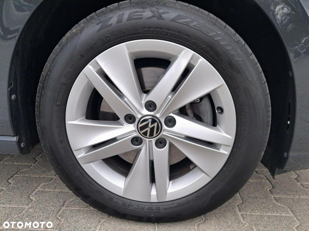 Volkswagen Golf - 9