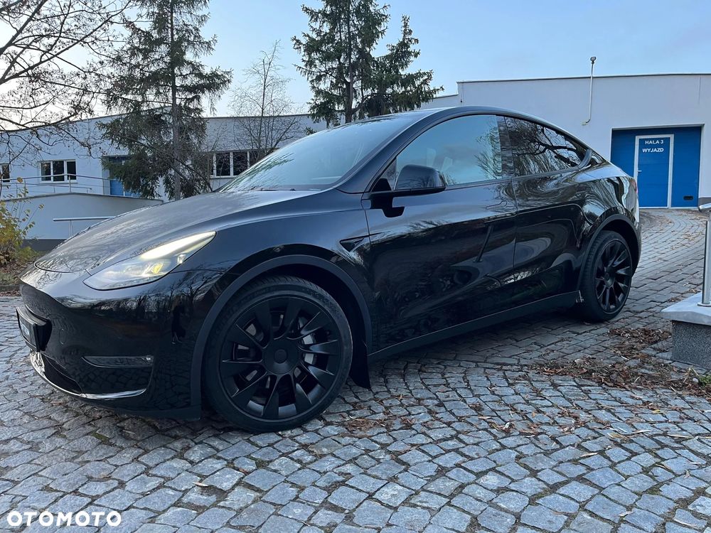 Tesla Y Long Range Dual Motor AWD - 3