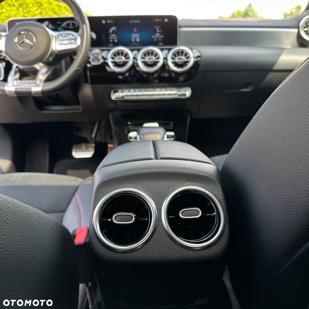 Mercedes-Benz CLA - 31